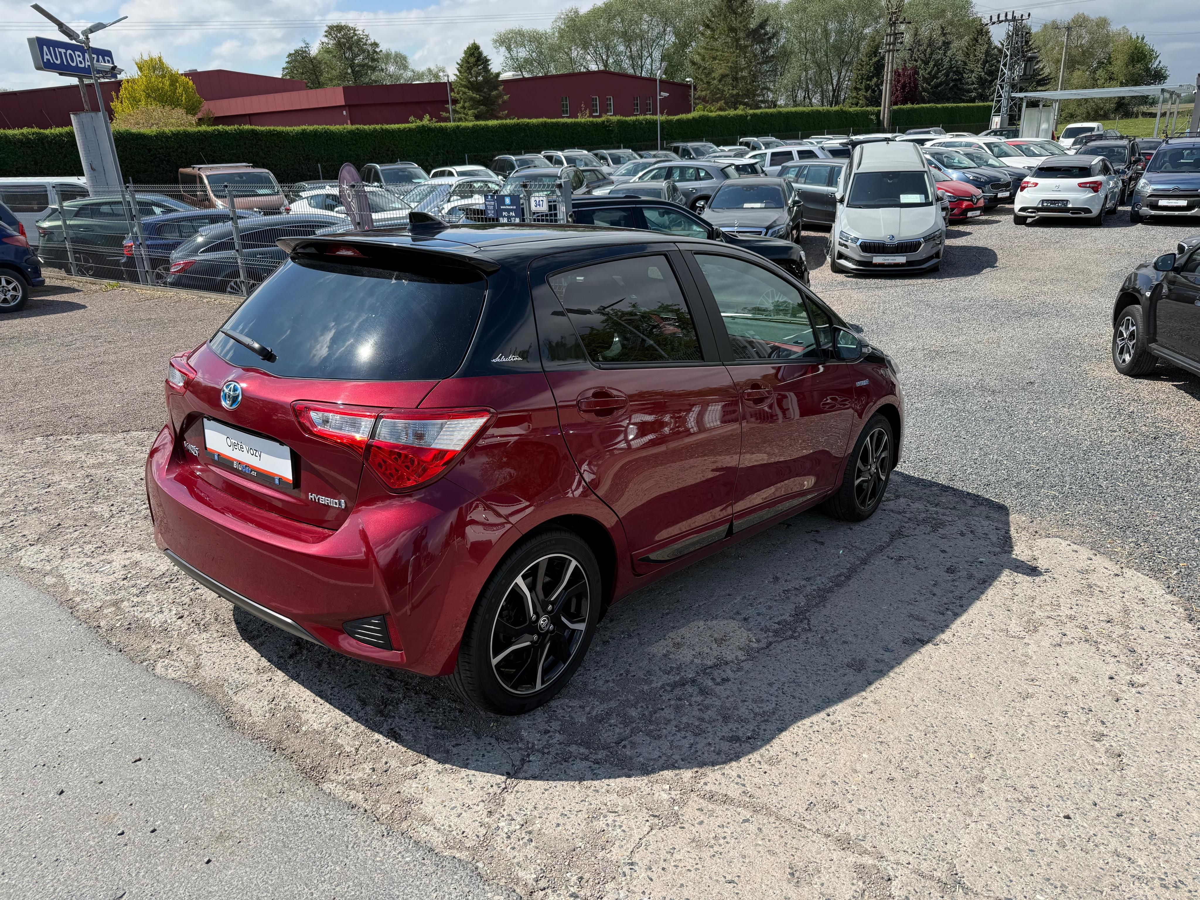 Toyota Yaris, 1.5 HYBRID AT Selection ČR - fotka 6