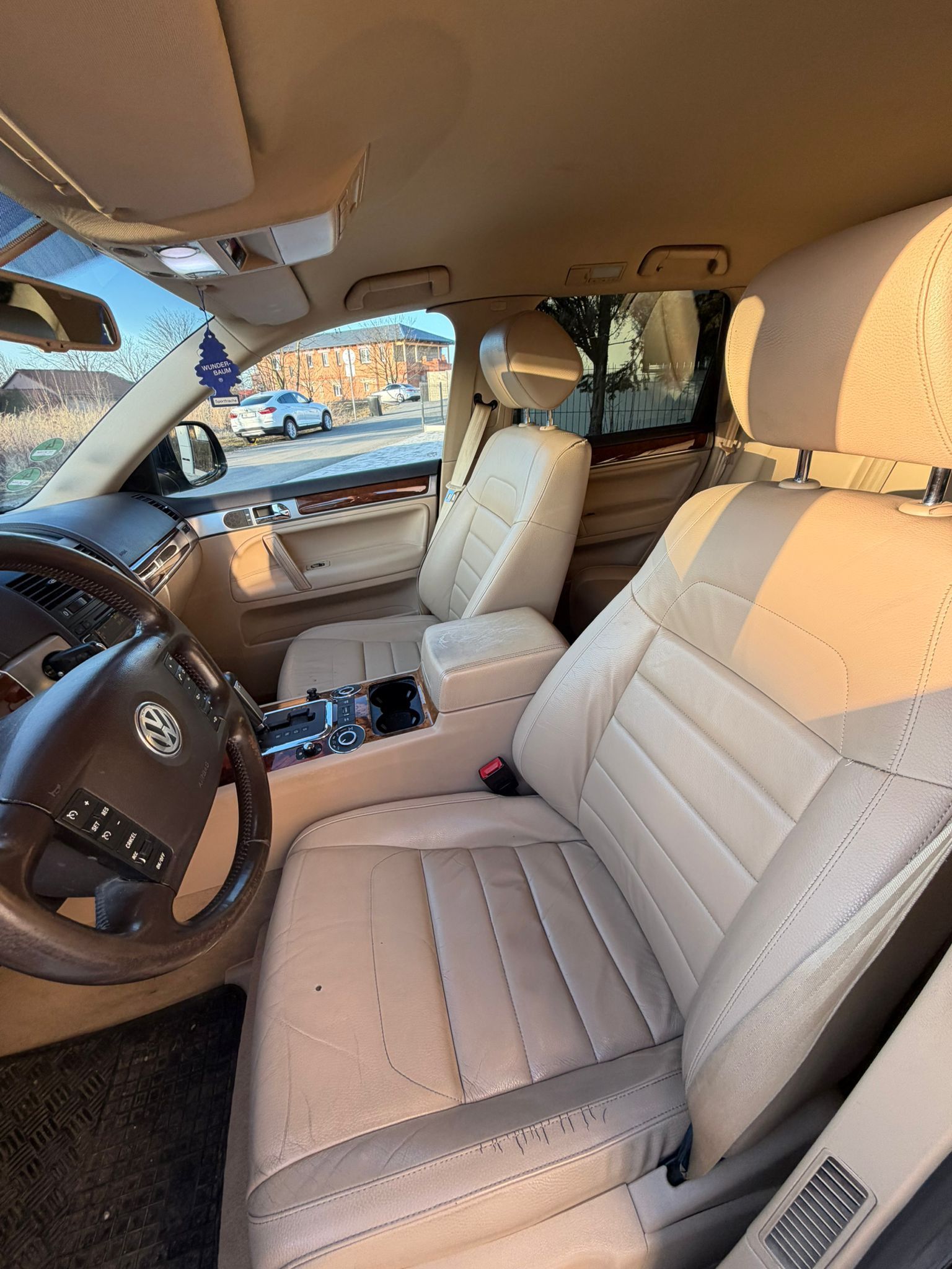 Volkswagen Touareg, 3.0 V6 TDI 176kW R-Line,vzduch - fotka 3