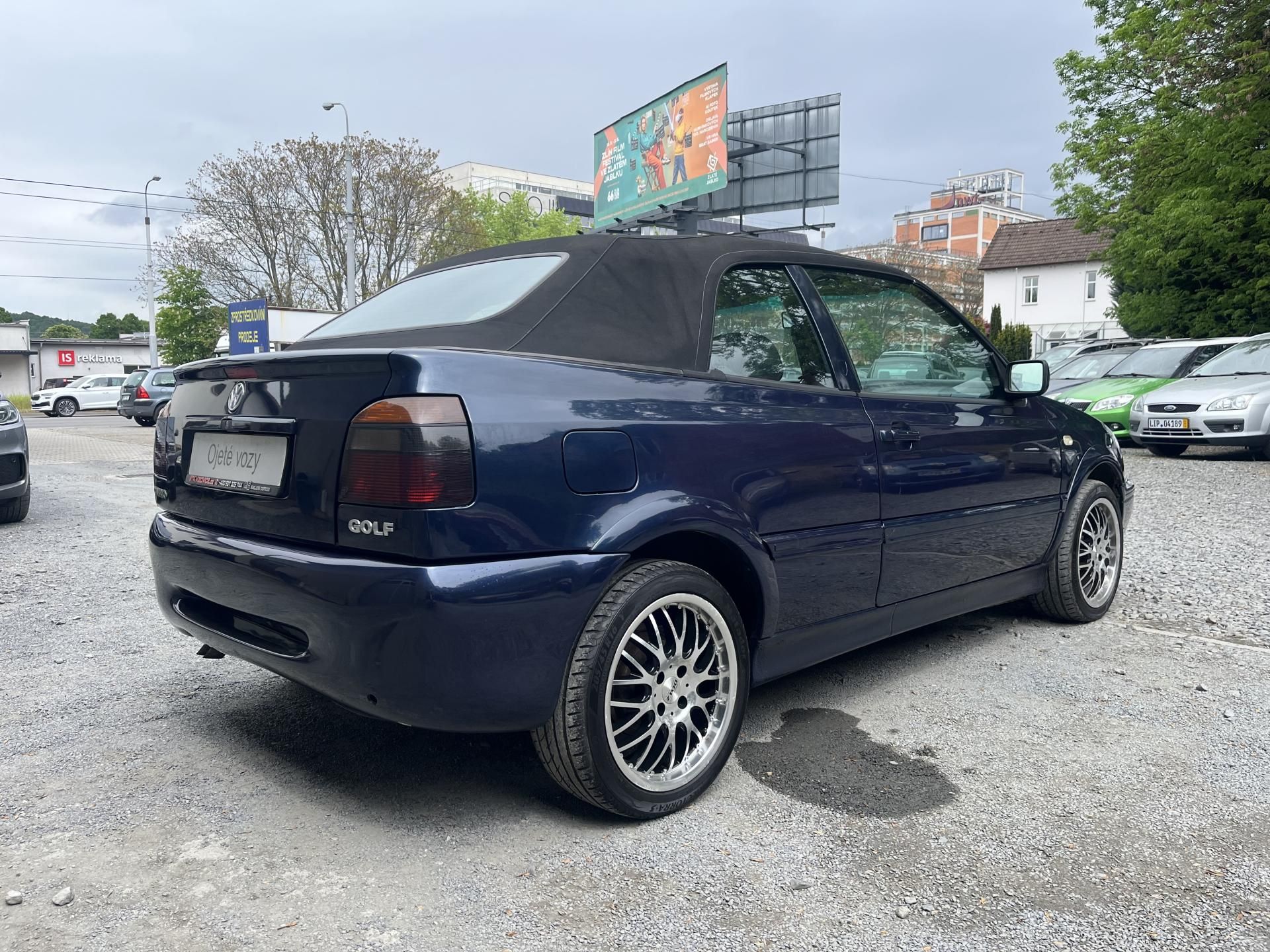 Volkswagen Golf, 1,6 i 74 Kw CABRIO - fotka 5