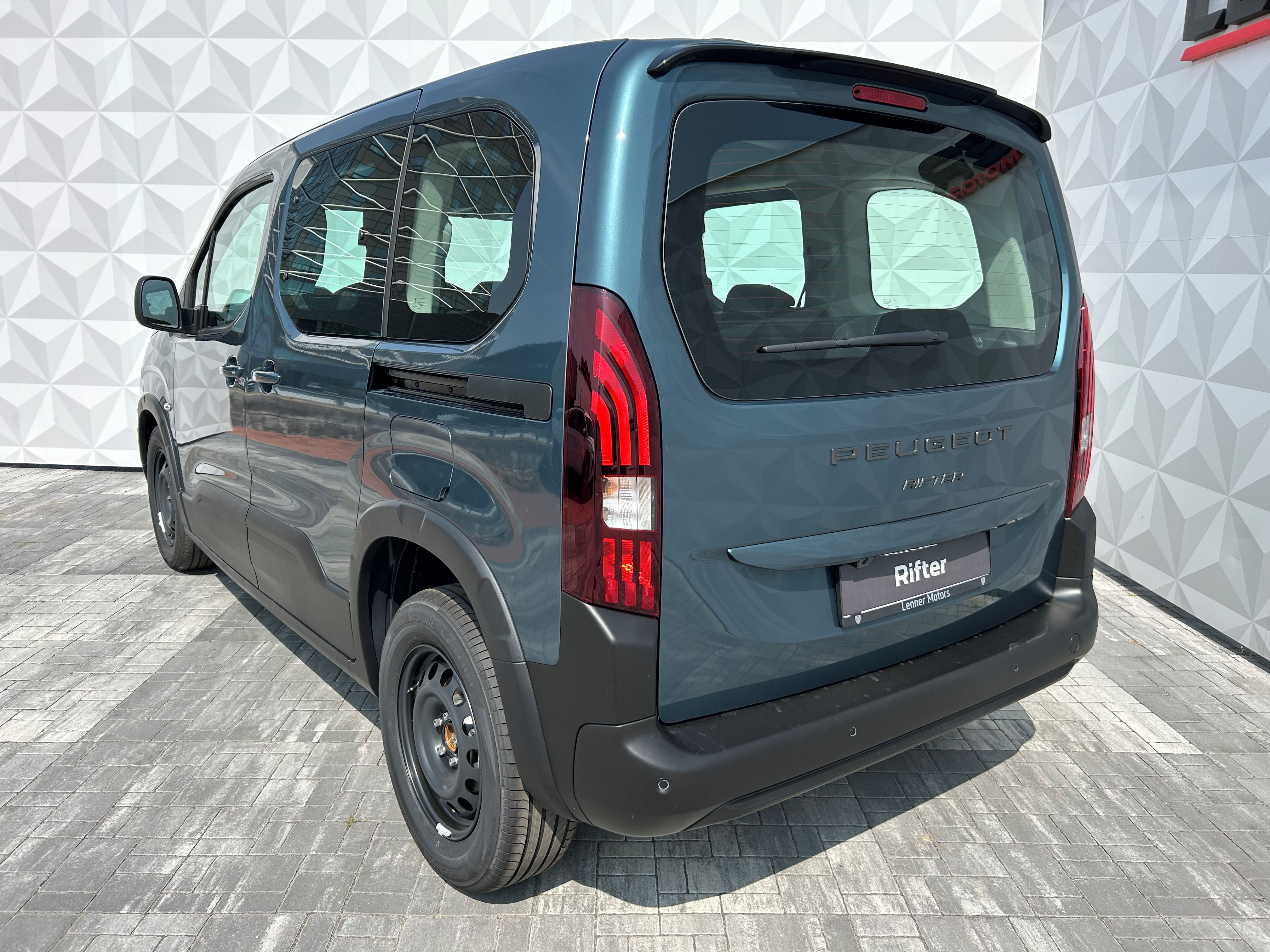 Peugeot Rifter, ALLURE PureTech 110 S&S MAN6 - fotka 3