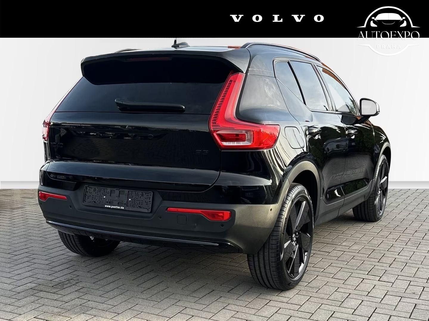 Volvo XC40, B3 Benzin Plus Black Edition - fotka 3