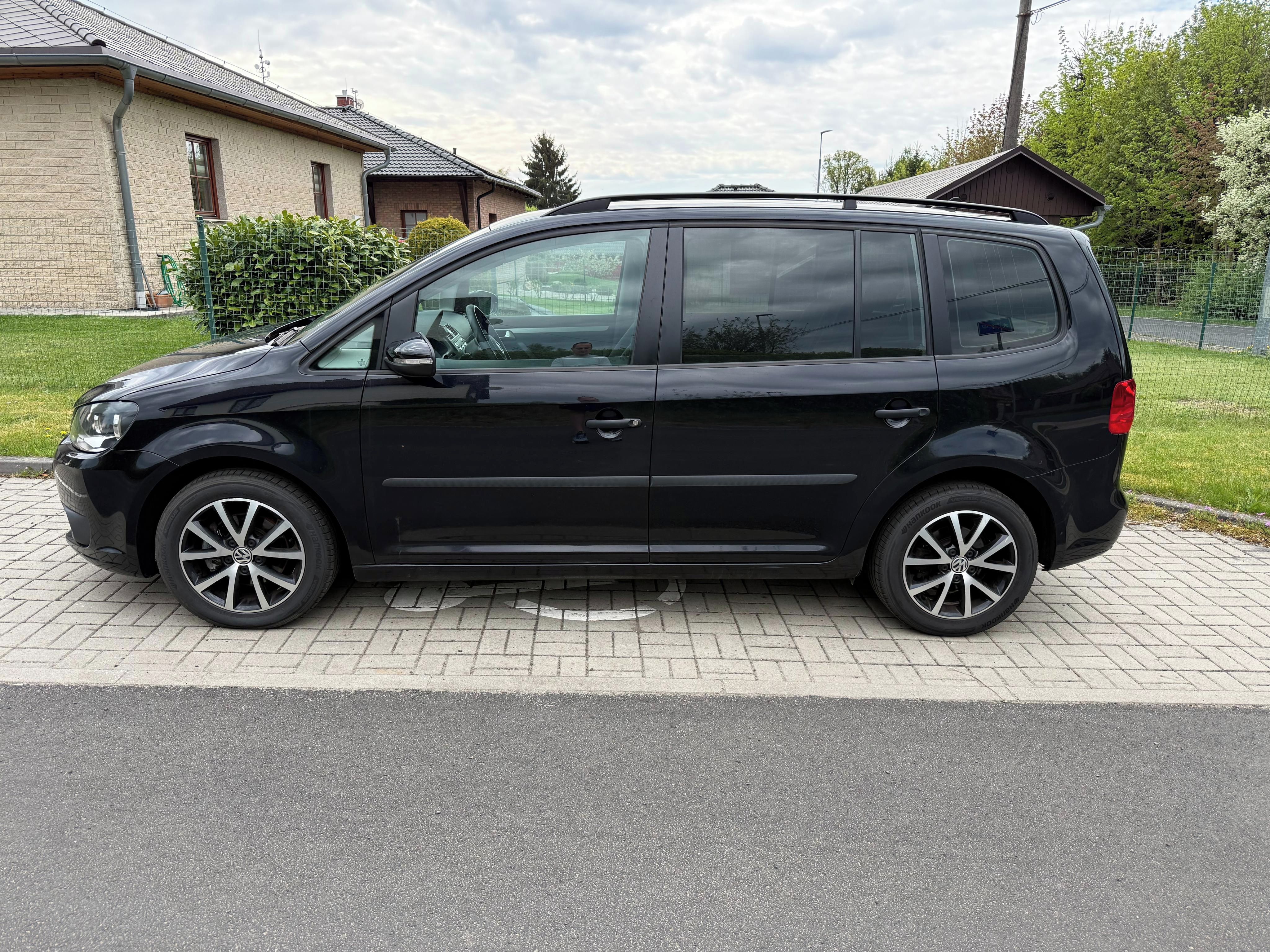 Volkswagen Touran, nová STK, servis jen VW