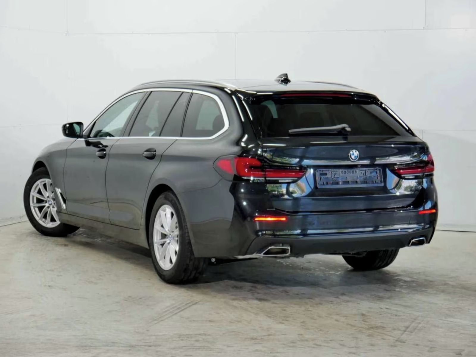 BMW Řada 5, 520 d Touring Sport*Kůže*Navi* - fotka 2