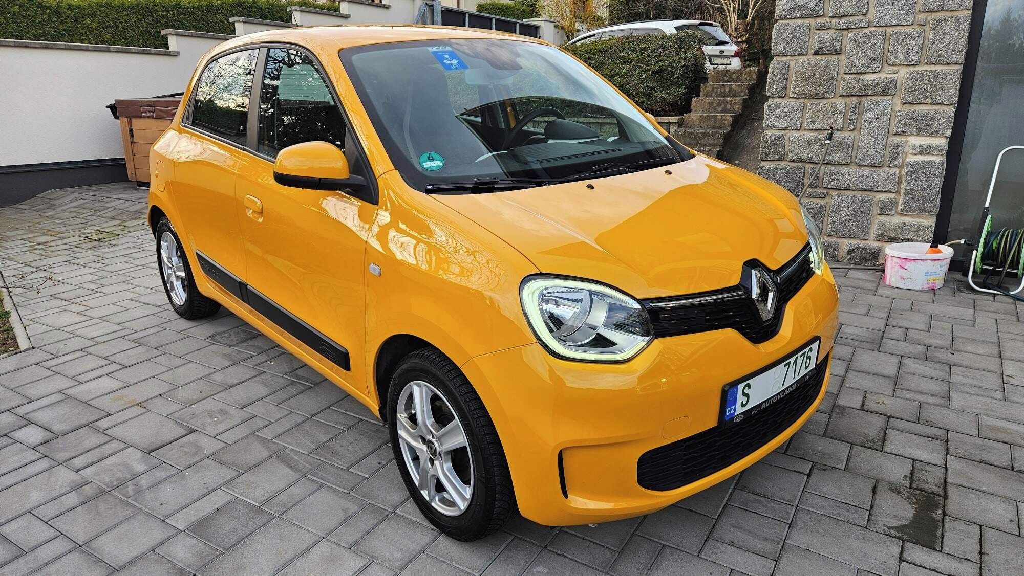 Renault Twingo, 1.0 SCE 75 2020 37tkm serviska - fotka 3