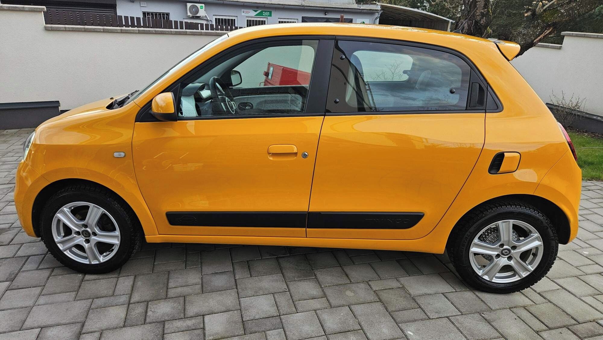 Renault Twingo, 1.0 SCE 75 2020 37tkm serviska - fotka 4