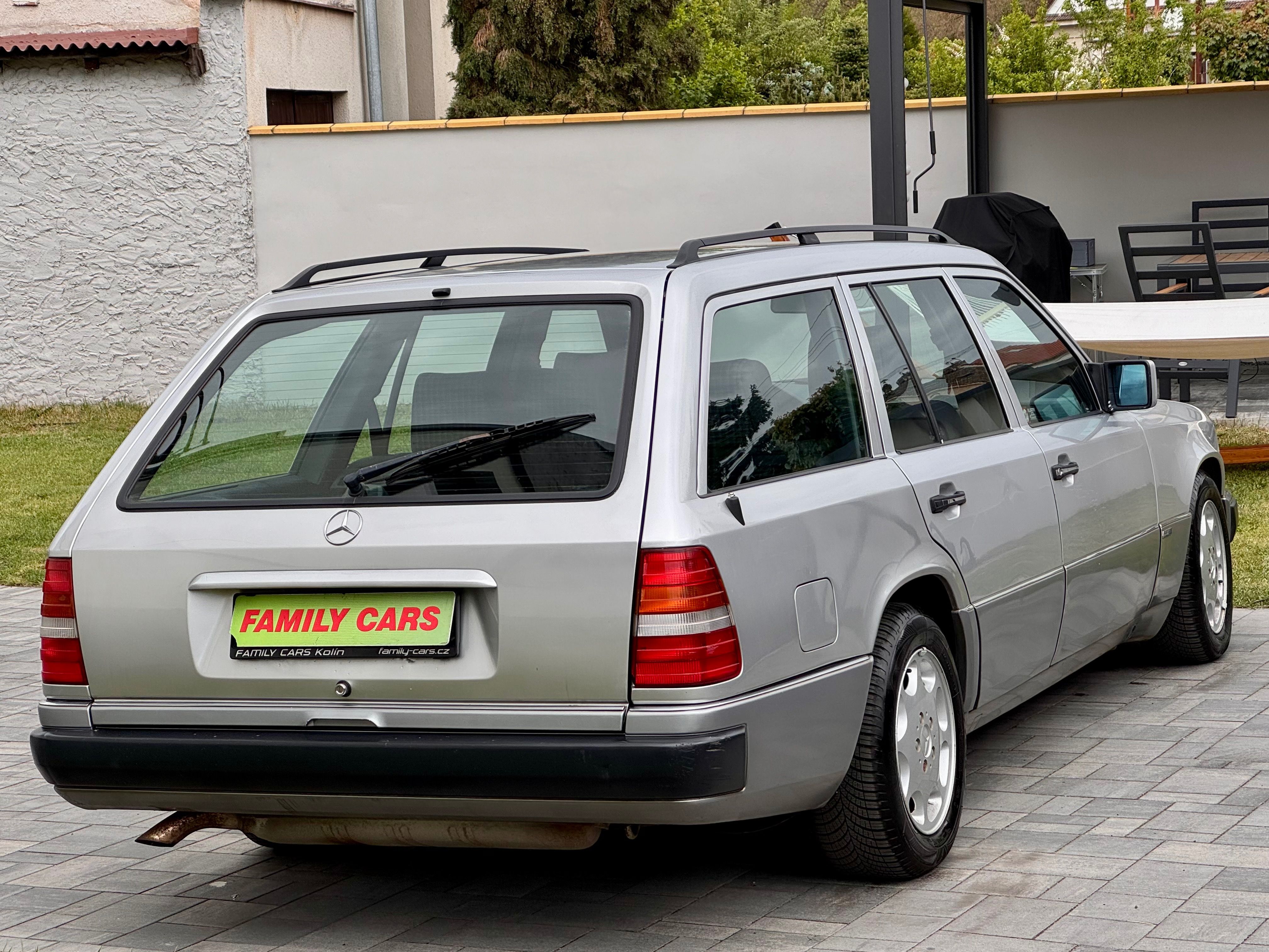 Mercedes-Benz 124, 300,MANUÁL,KLIMA - fotka 6