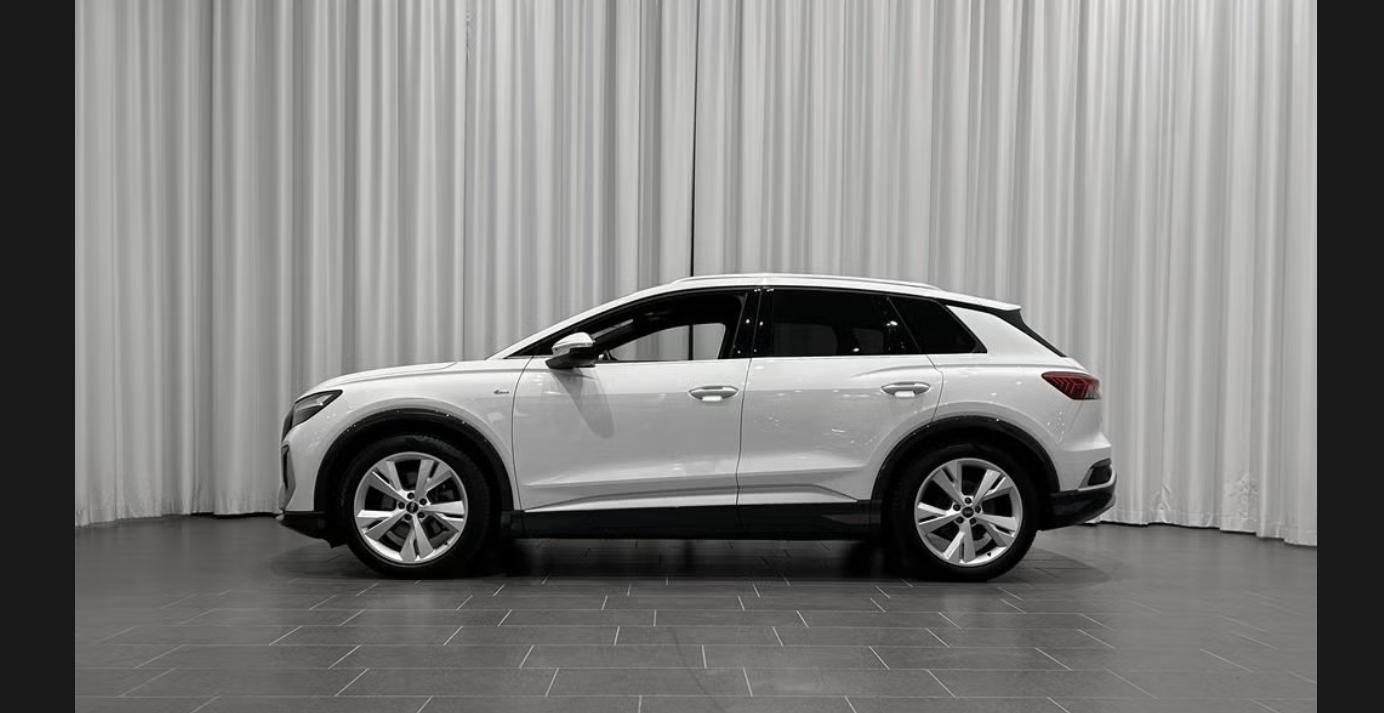 Audi Q4 e-tron, 40 e-tron S-Line Ambient Kam. - fotka 2