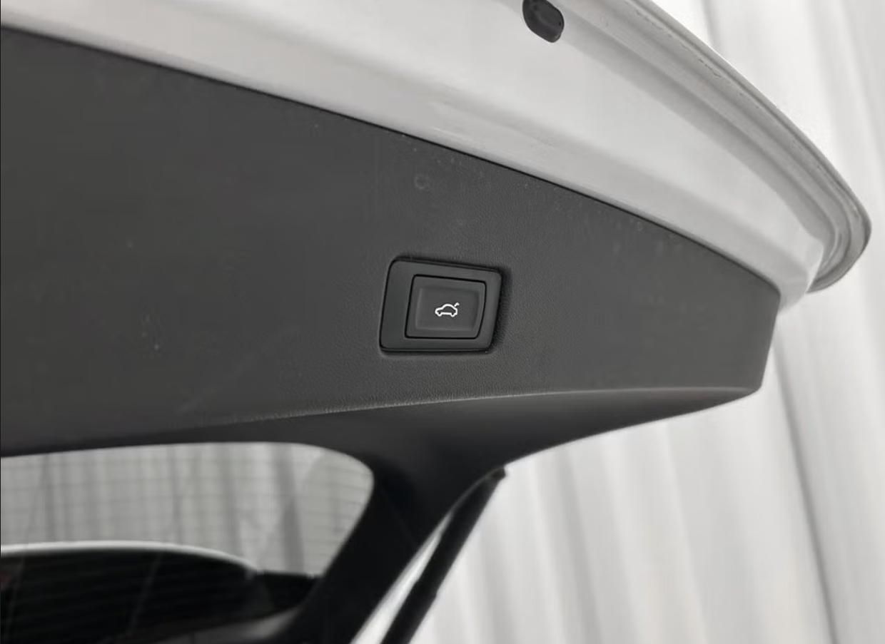 Audi Q4 e-tron, 40 e-tron S-Line Ambient Kam. - fotka 5