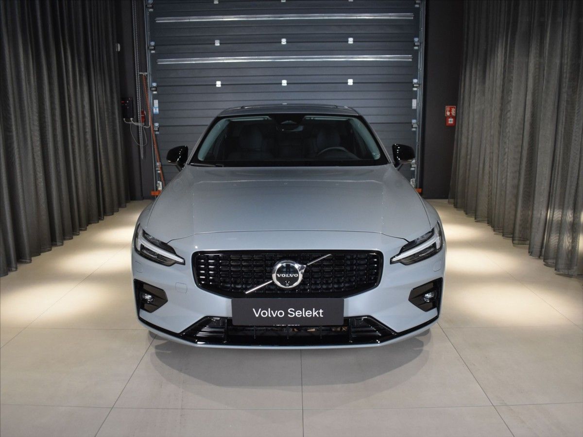 Volvo S60, 2,0 B5 AWD Ultimate Panorama - fotka 6