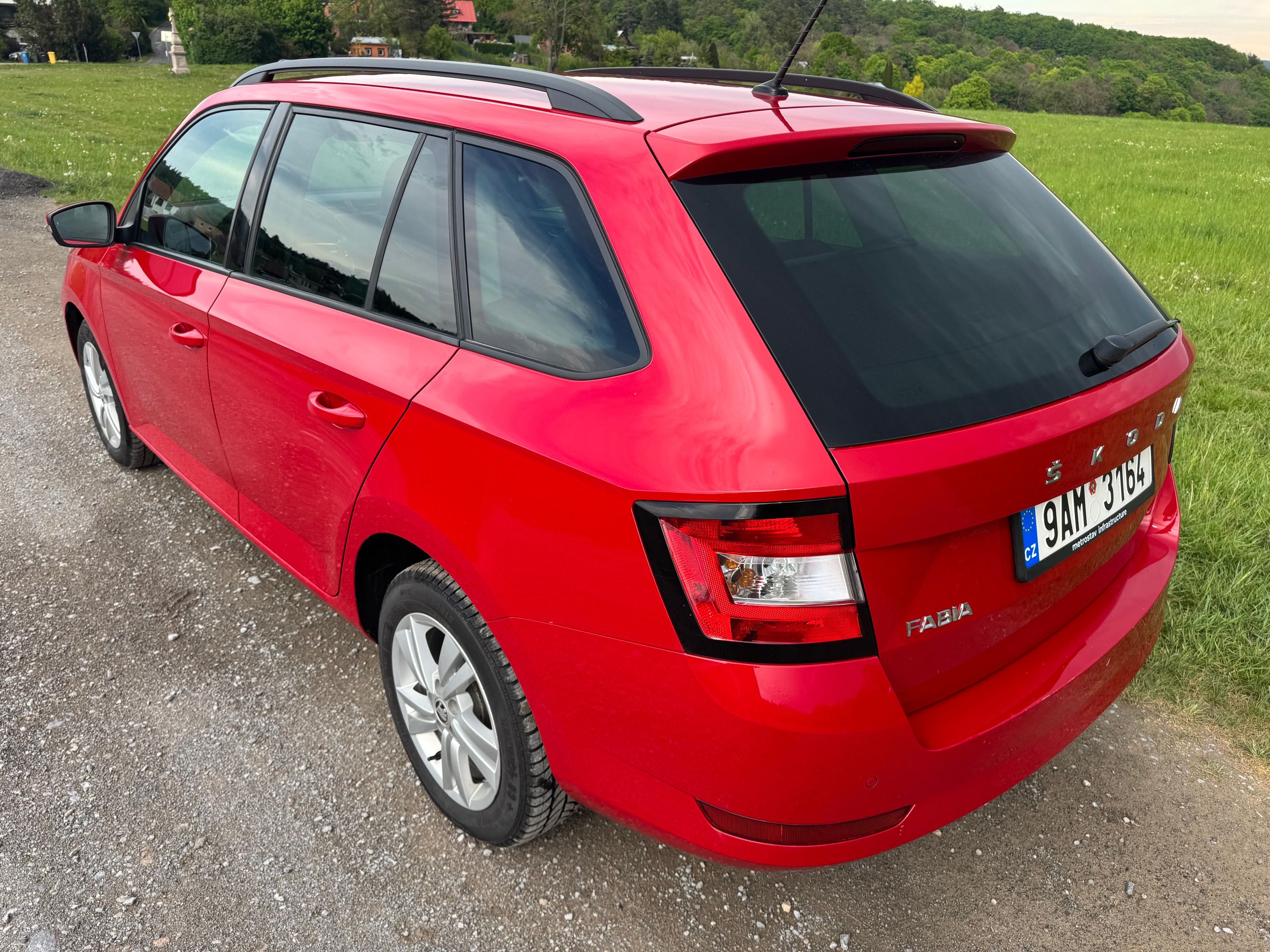 Škoda Fabia, 1.0TSI AMBITION+ TOUR KOUP. ČR - fotka 4
