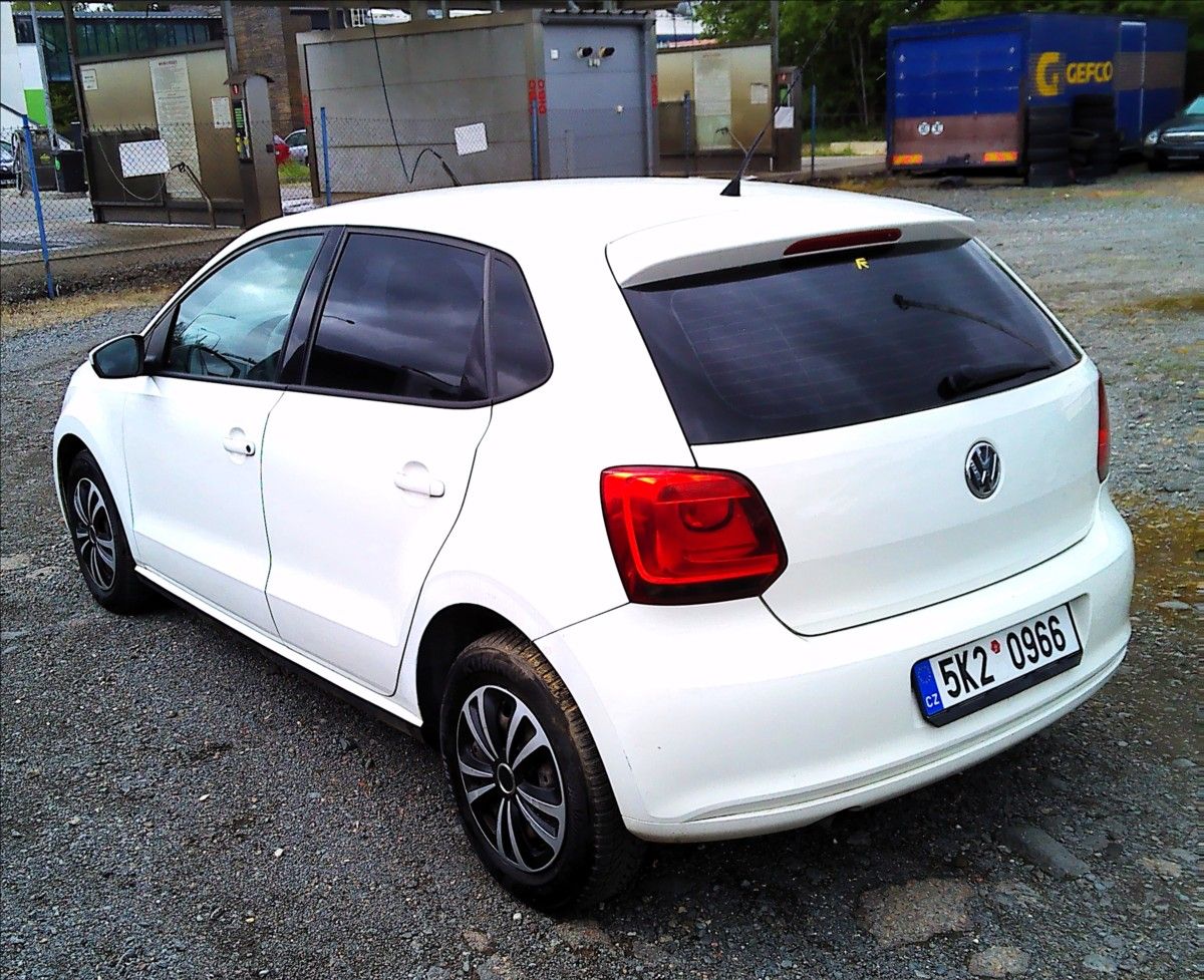 Volkswagen Polo, 1,4   MPI 63kW 2 SADY KOL - fotka 5