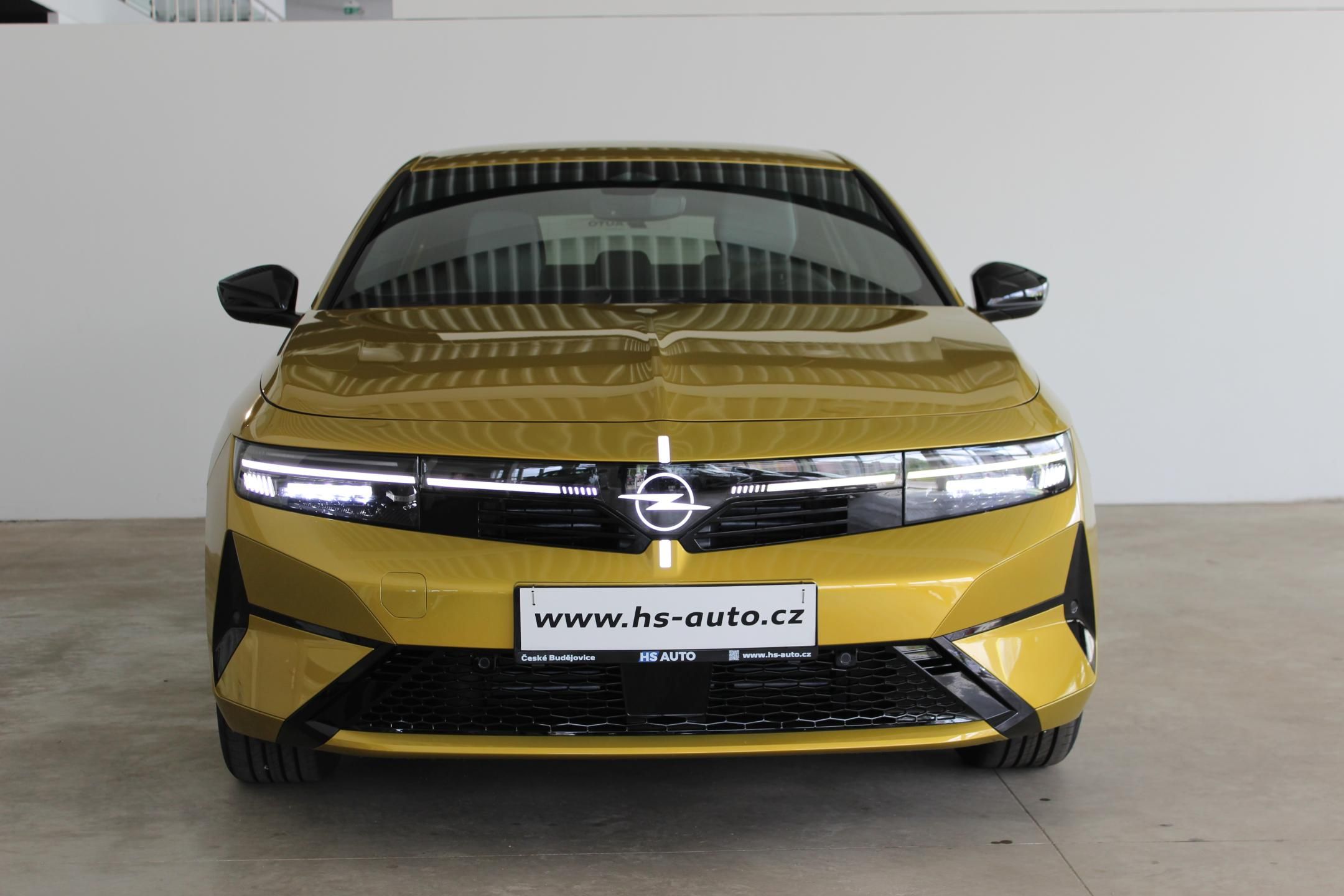 Opel Astra, HB 1.2 HYBRID - fotka 2