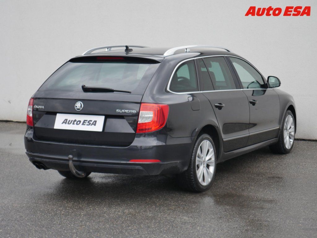 Škoda Superb, 2.0 TDi - fotka 4