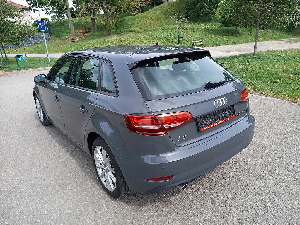Audi A3, 1.6TDi Sportback 85kW DSG - fotka 4