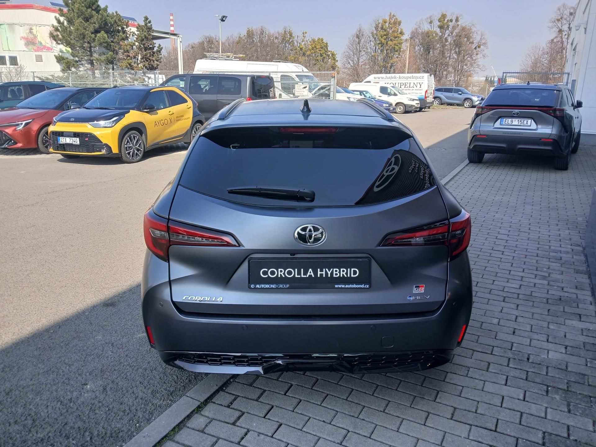 Toyota Corolla, 2.0 HEV E-CVT, GR Sport - fotka 5