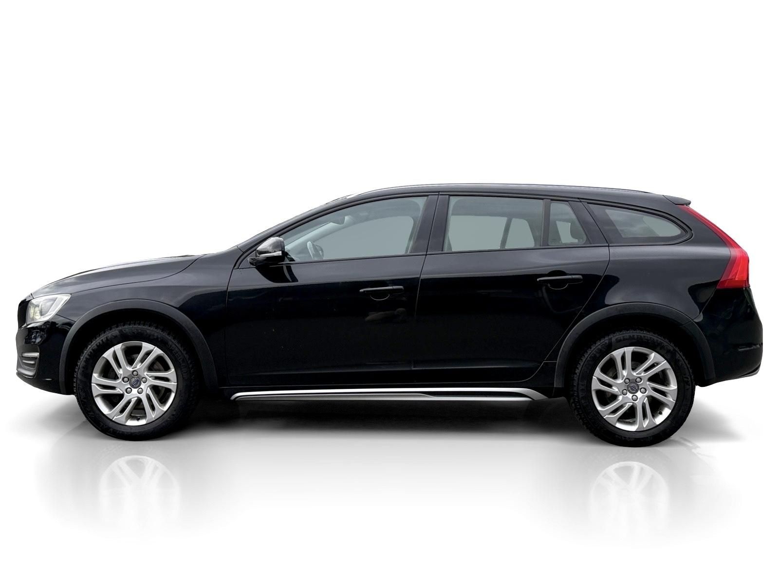 Volvo V60, Cross Country D4 AWD // 4x4 - fotka 2