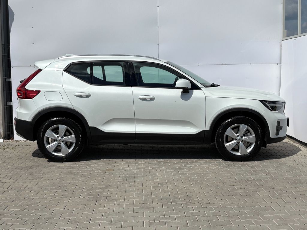 Volvo XC40, CORE B3 FWD 120kW - fotka 5