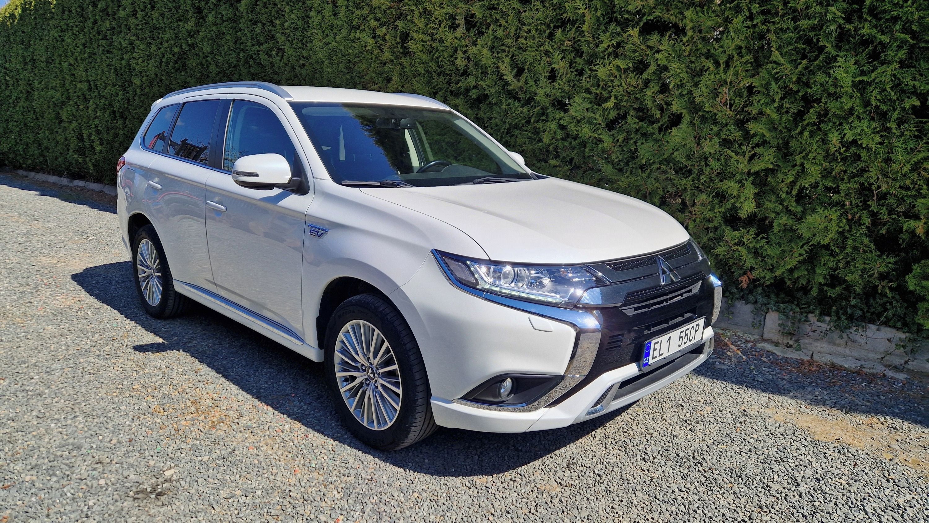 Mitsubishi Outlander, 2,4 PHEV-KŮŽE-AUT-POUZE 64TKM