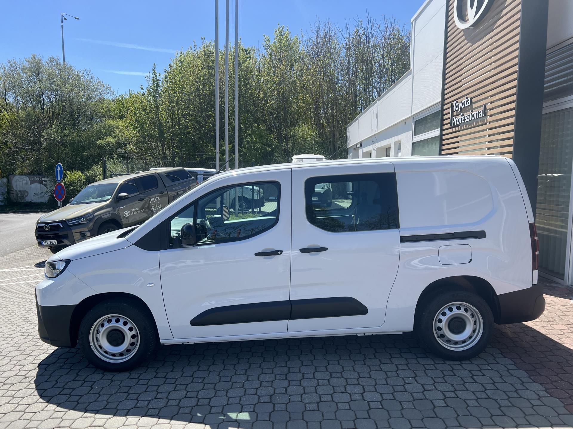 Toyota Proace City, 1.5D 6MT Crewcab 5S - fotka 3