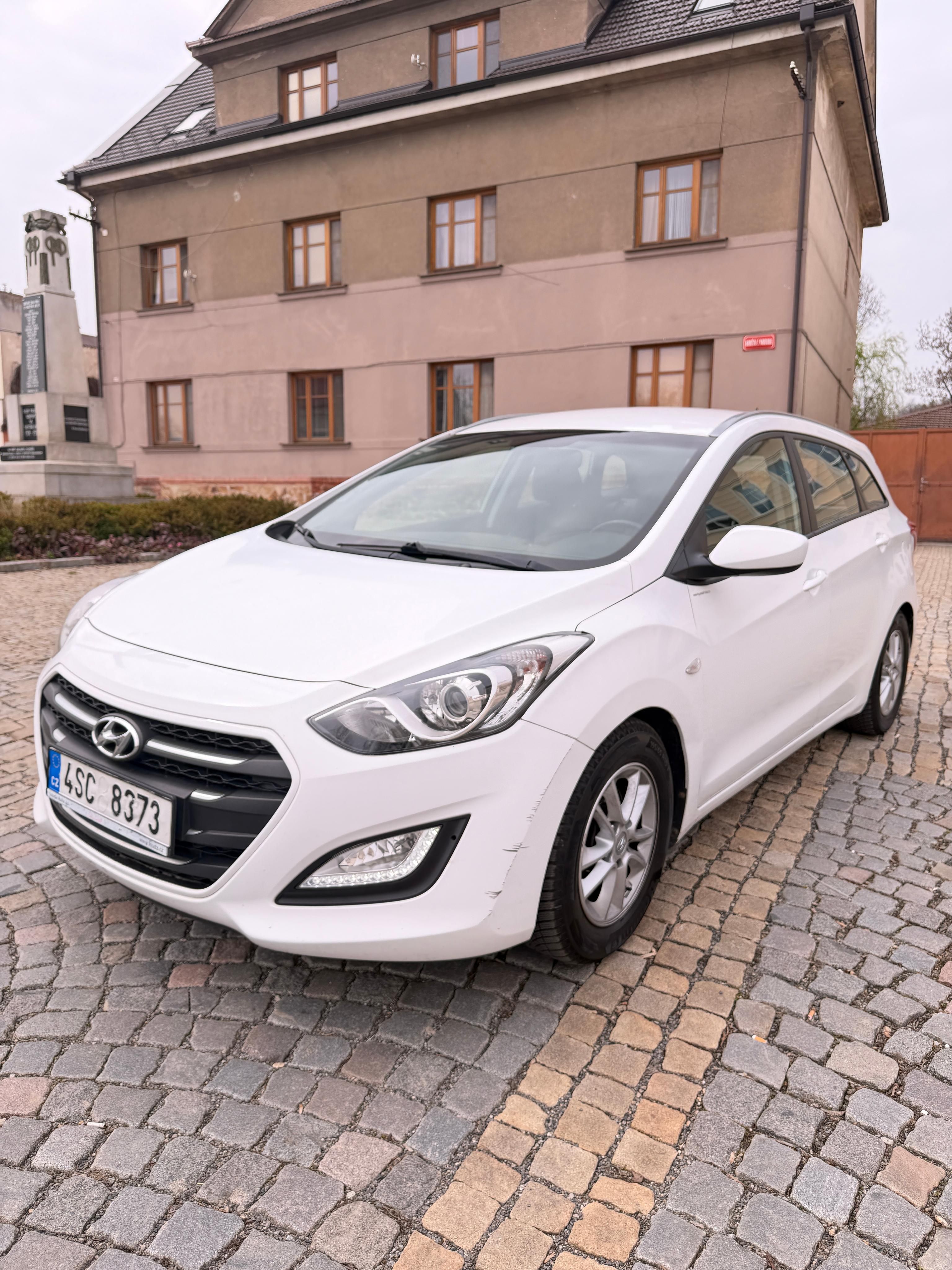 Hyundai i30 - fotka 2