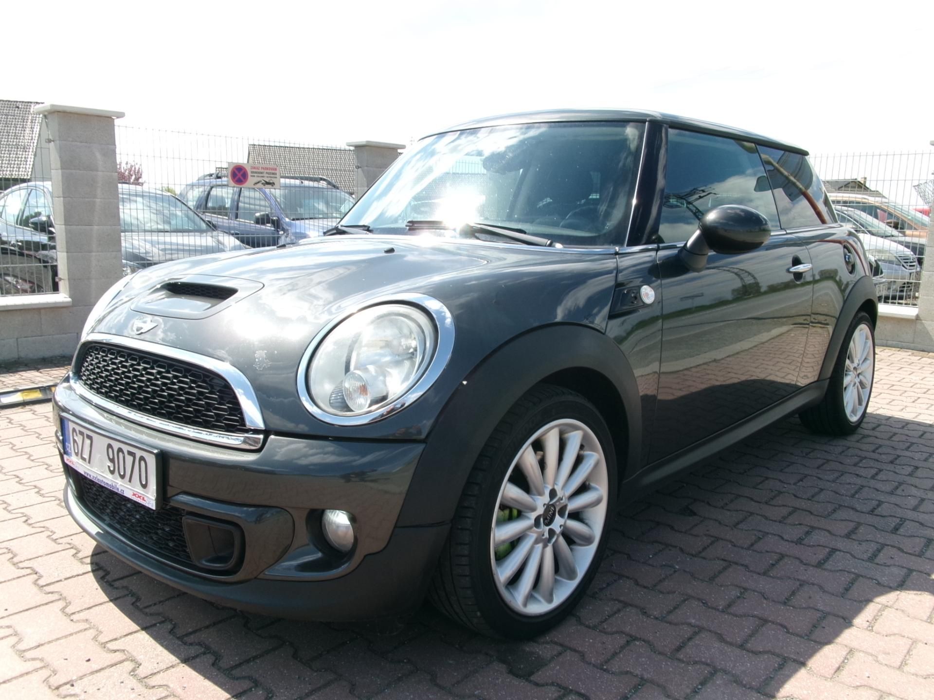 Mini Cooper S, 1,6i AC TEMP ALU 135kW - fotka 2