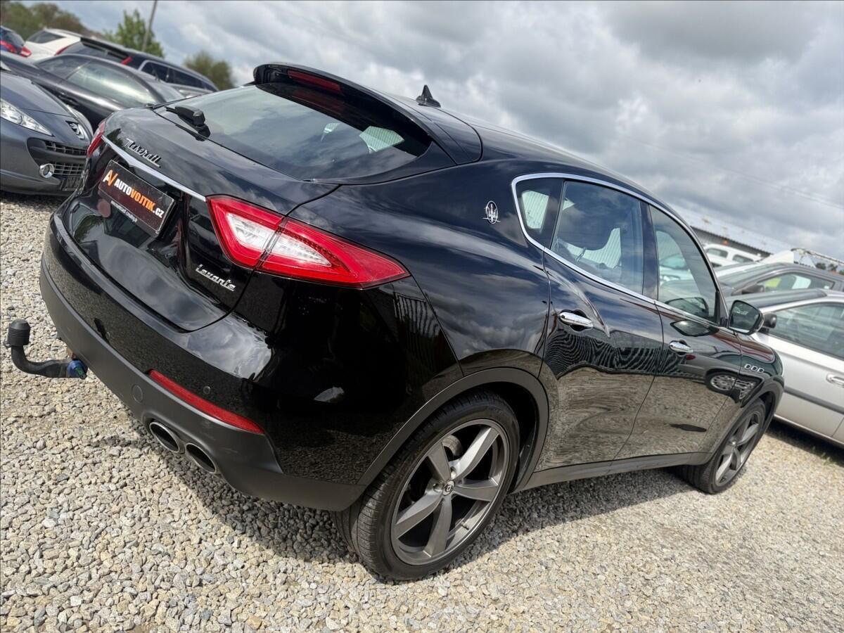 Maserati Levante, 3,0 Q4 A/T 202kW - fotka 5