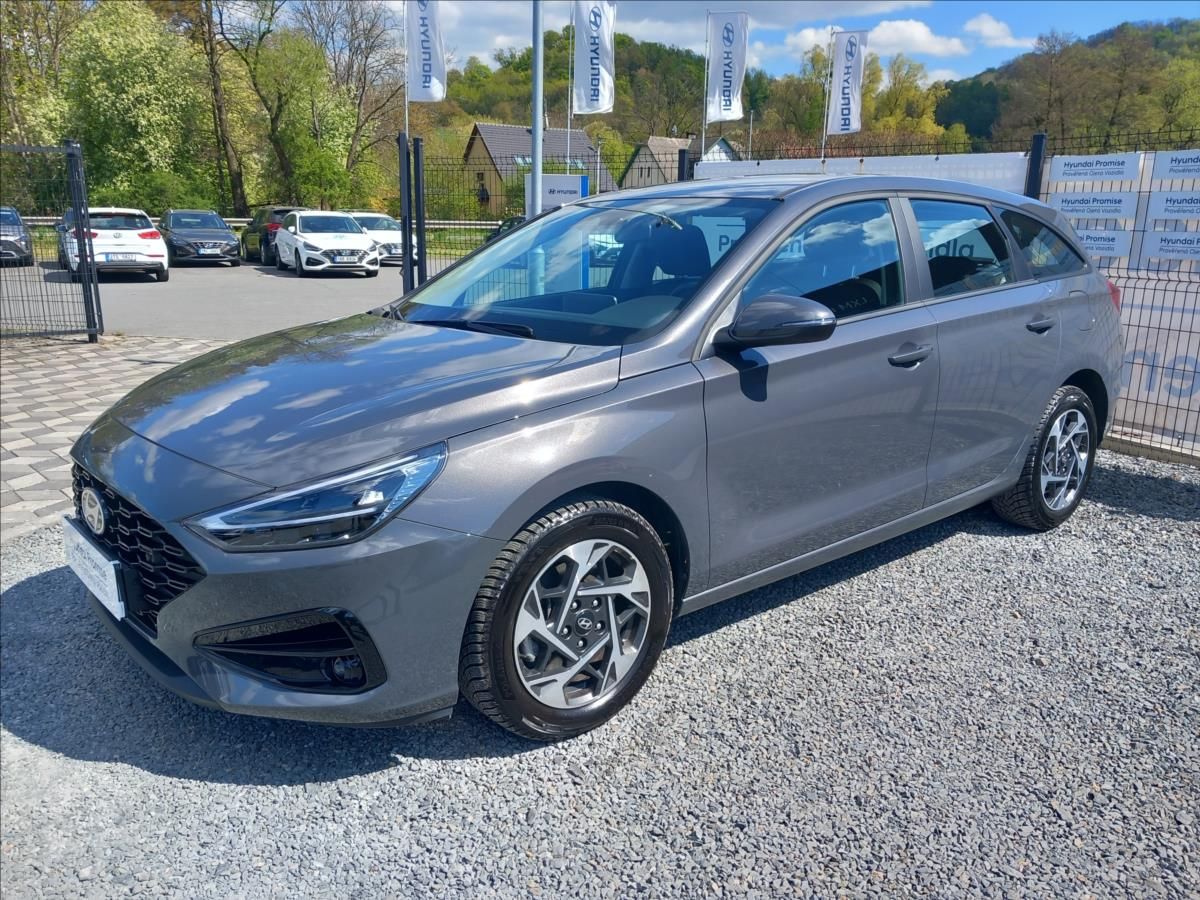 Hyundai i30, 1,5 l COMFORT 16" - fotka 3