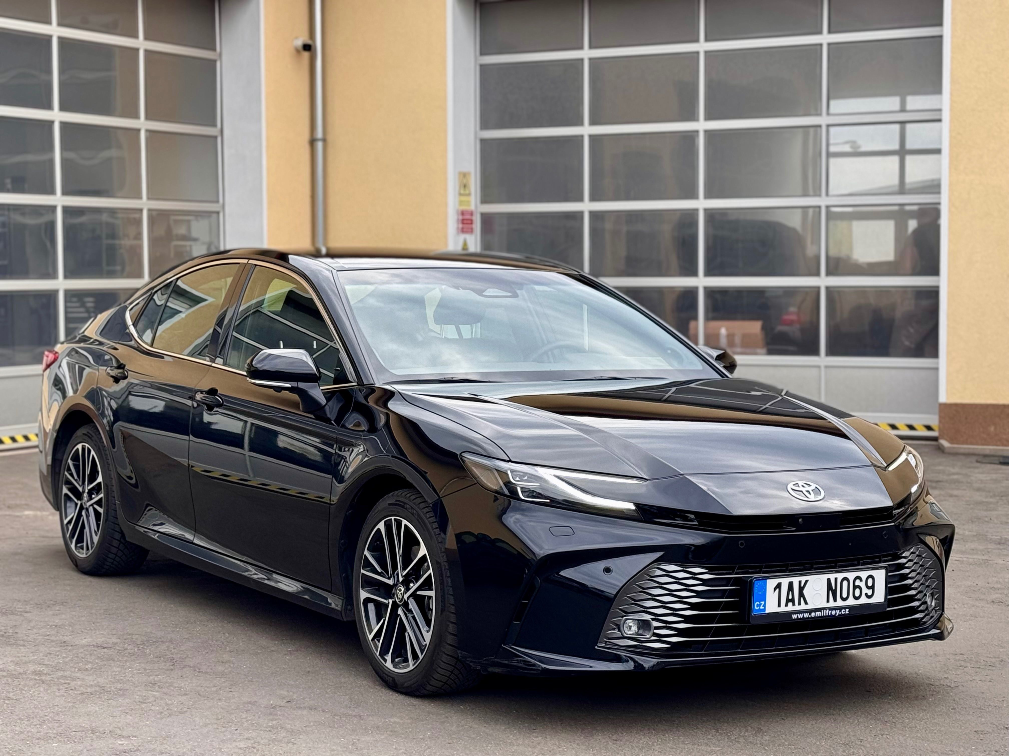 Toyota Camry, 2.5 Hybrid Executive 169kw - fotka 4