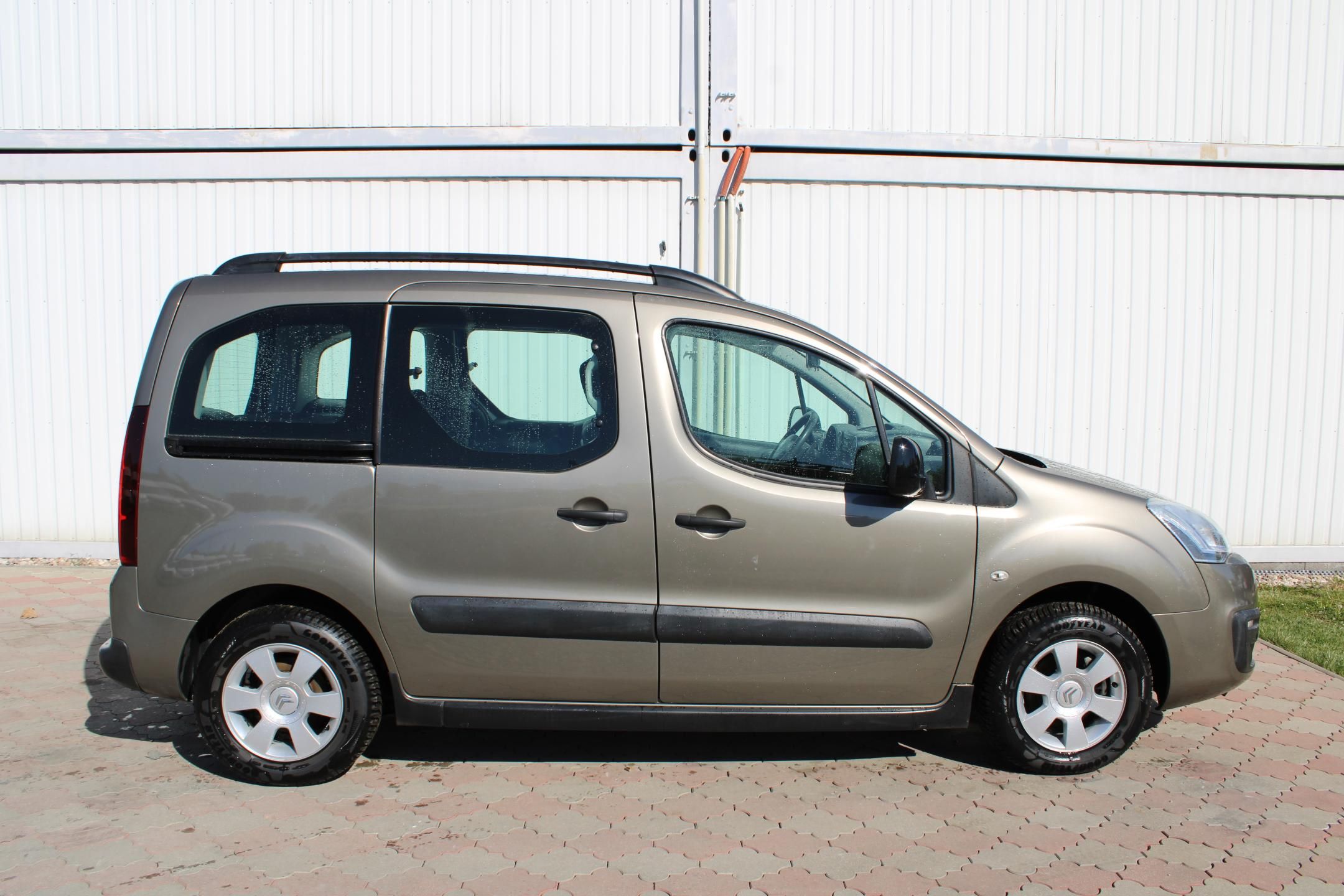 Citroën Berlingo, 1,6 HDI Multispace Automat - fotka 3