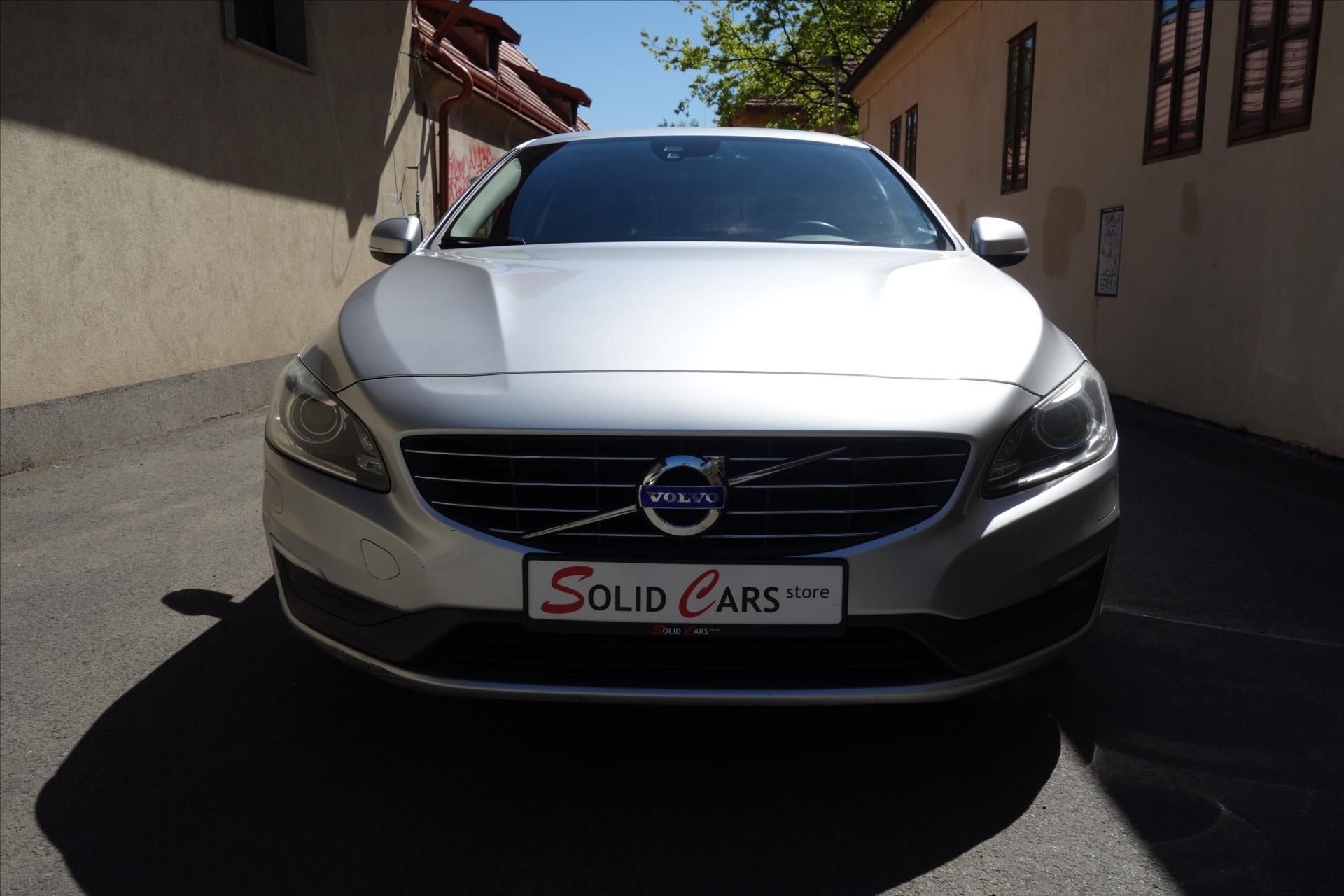 Volvo V60, 2.0 D3 120KW, AUTOMAT - fotka 2