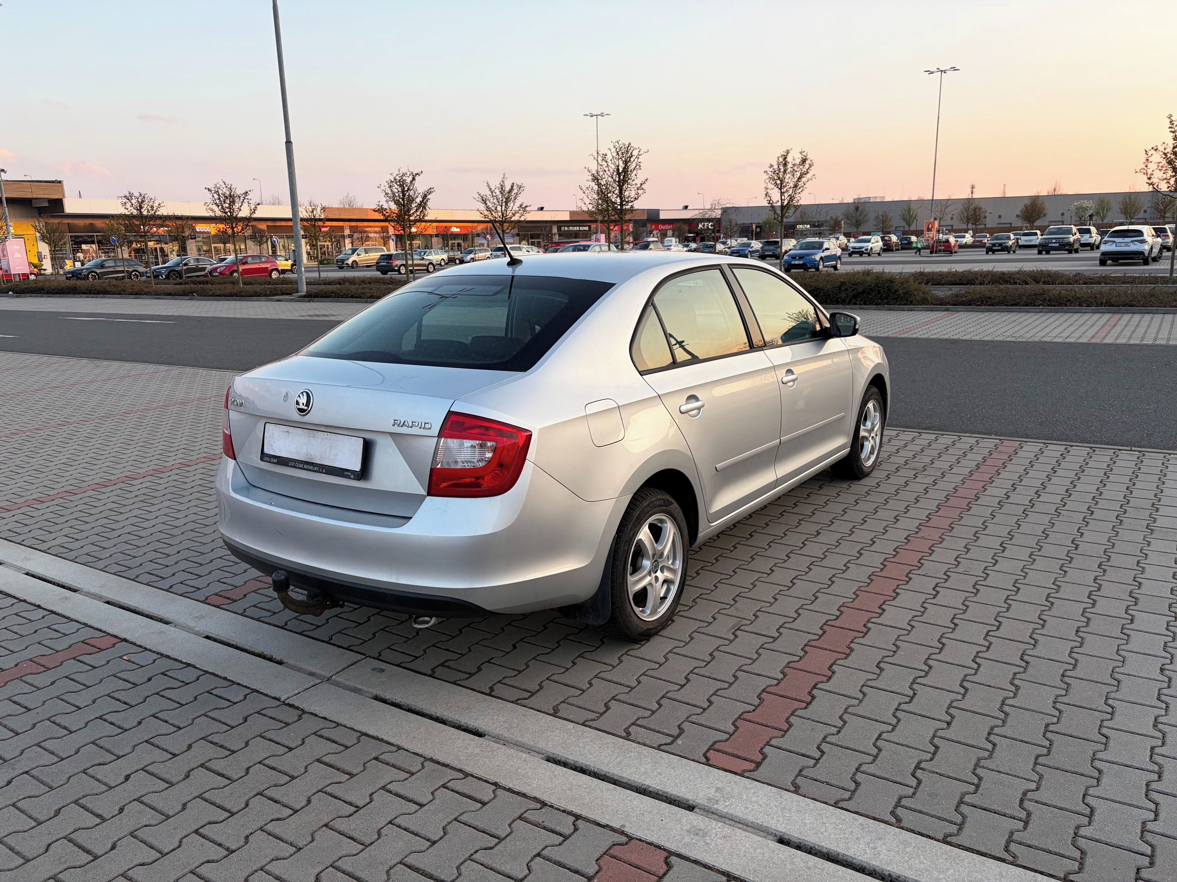 Škoda Rapid, 1.6 TDi 85kw ČR serviska TZ - fotka 3