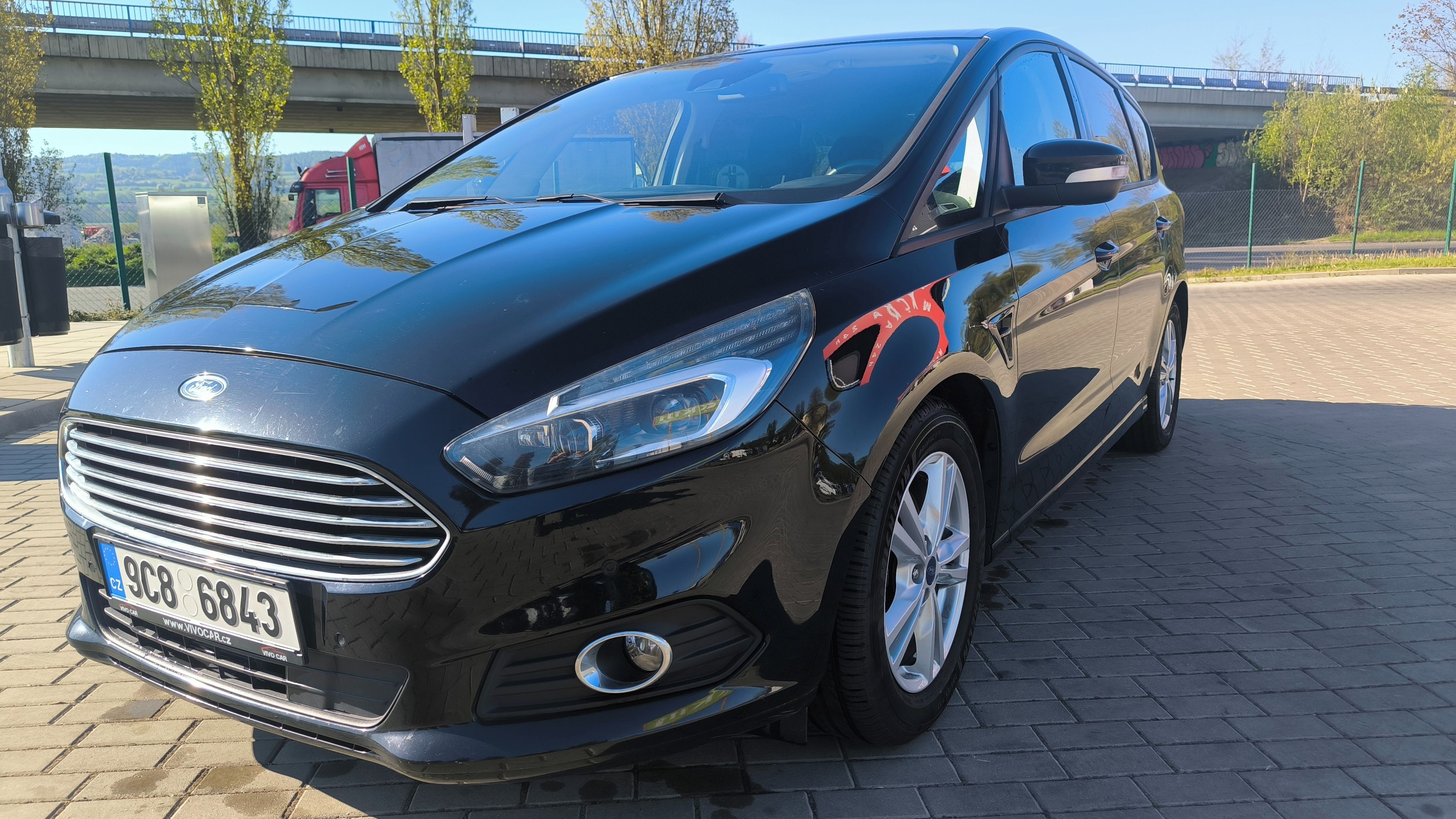 Ford S-MAX, 132 KW LED 2.0 TDCI BUSINESS E - fotka 2