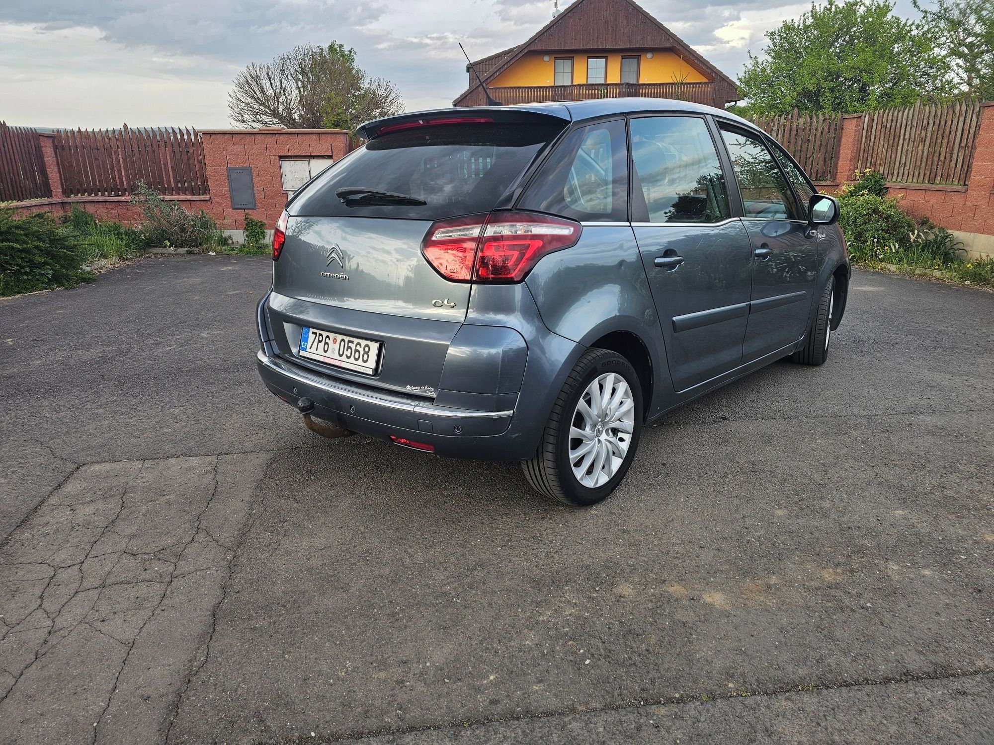 Citroën C4 Picasso, 1.6 HDi, 2011, nová STK - fotka 5