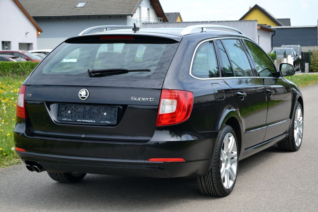 Škoda Superb, 2.0 TDI 103kW Ambition kombi - fotka 4