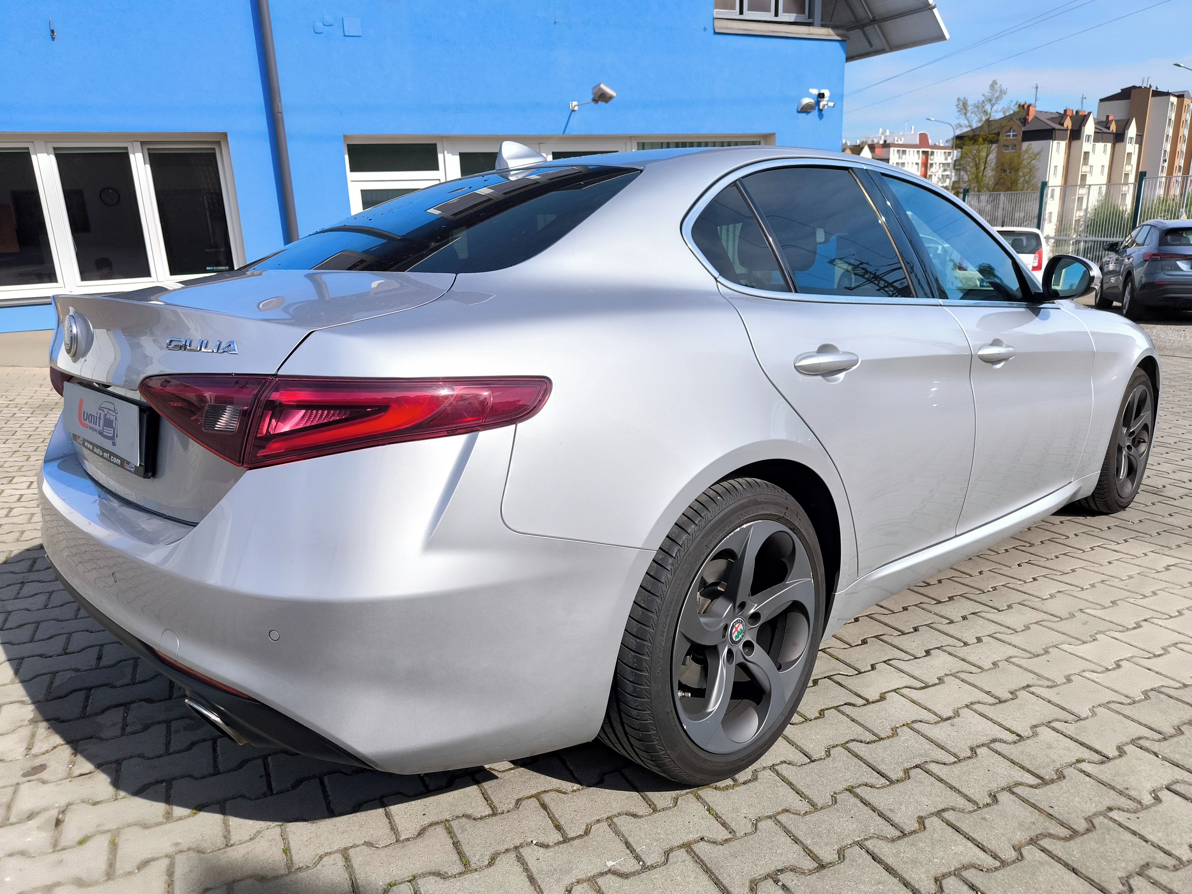 Alfa Romeo Giulia, 2.0 Turbo Super - fotka 5