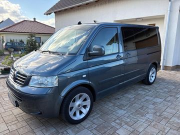 Volkswagen Multivan T5 2,5 TDI