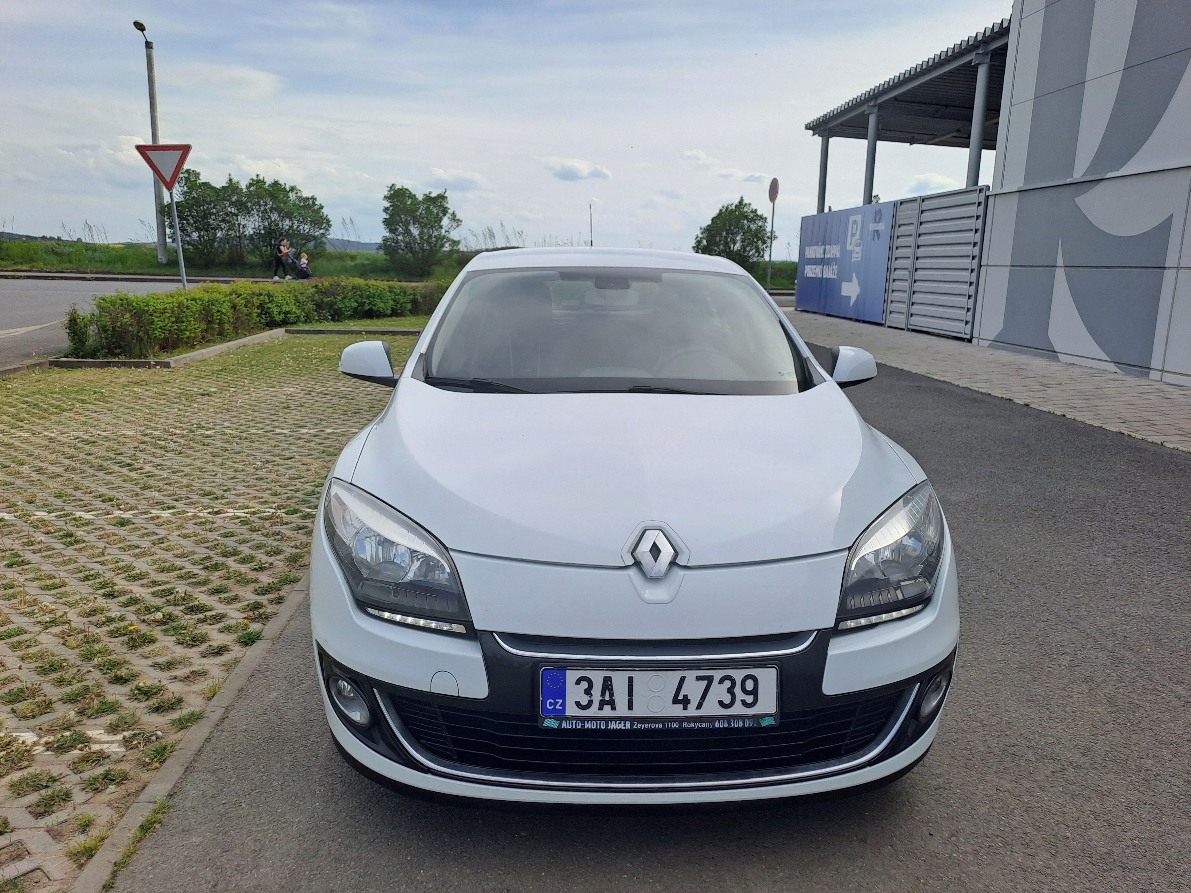 Renault Mégane, 1.5DCI 2.MAJ PĚKNÉ,SPOLEHLIVÉ - fotka 2