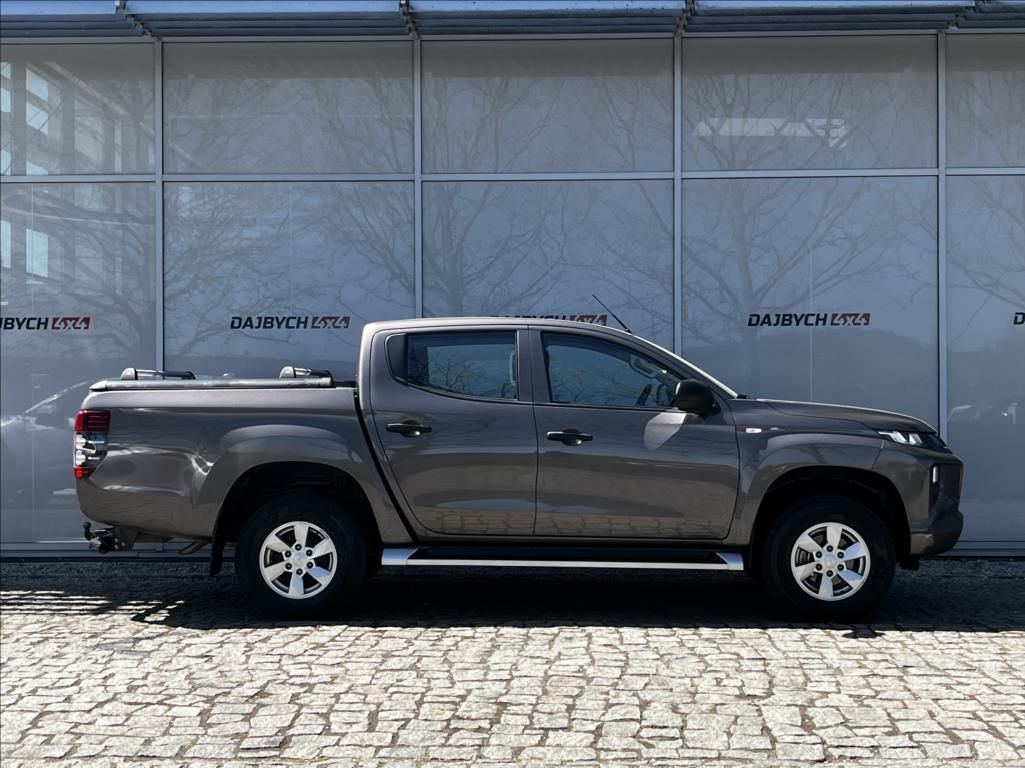 Mitsubishi L200, 2,3   1 majitel, nové v ČR - fotka 4