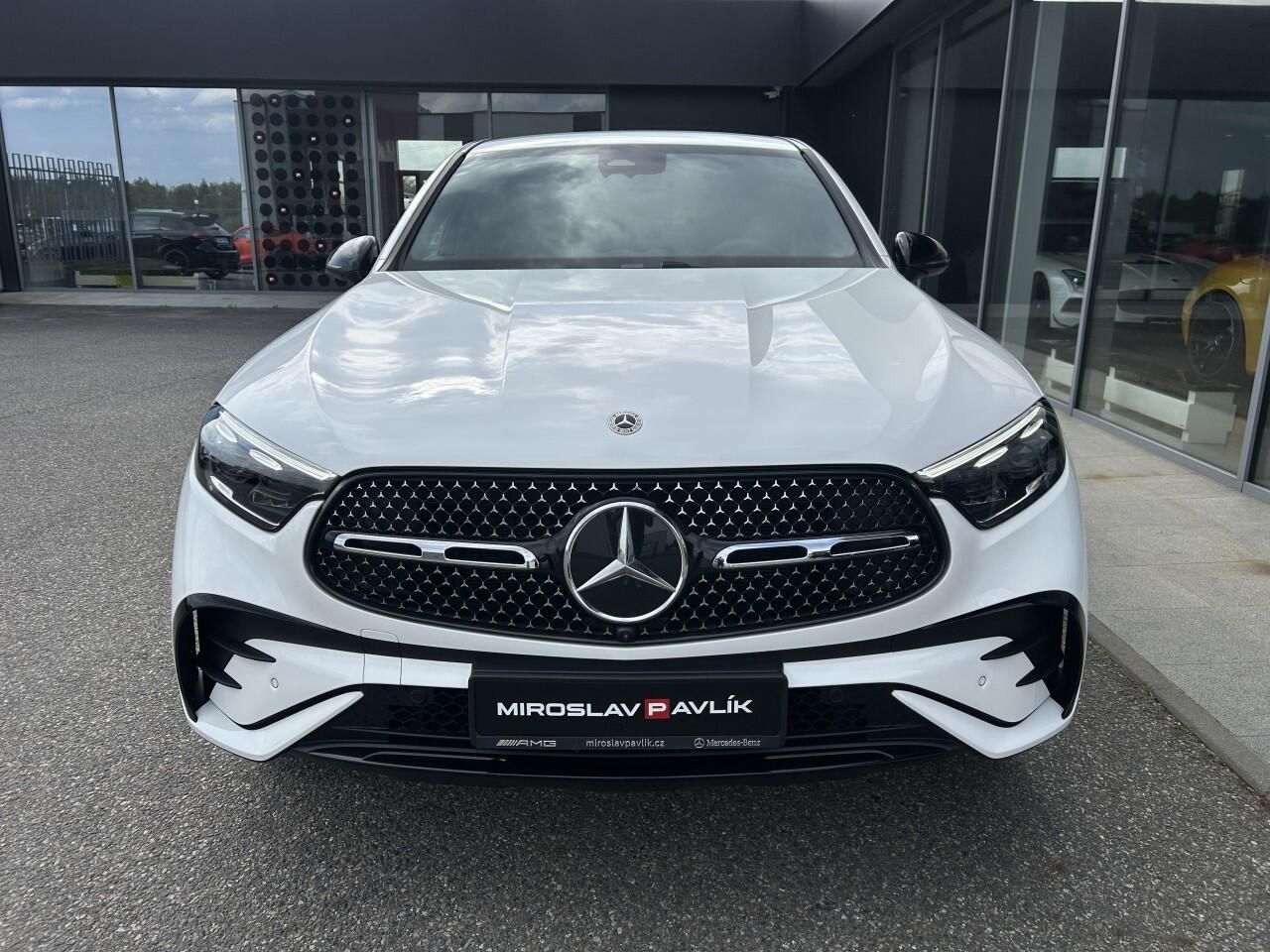 Mercedes-Benz GLC, 200d 4MATIC kupé AMG - fotka 2