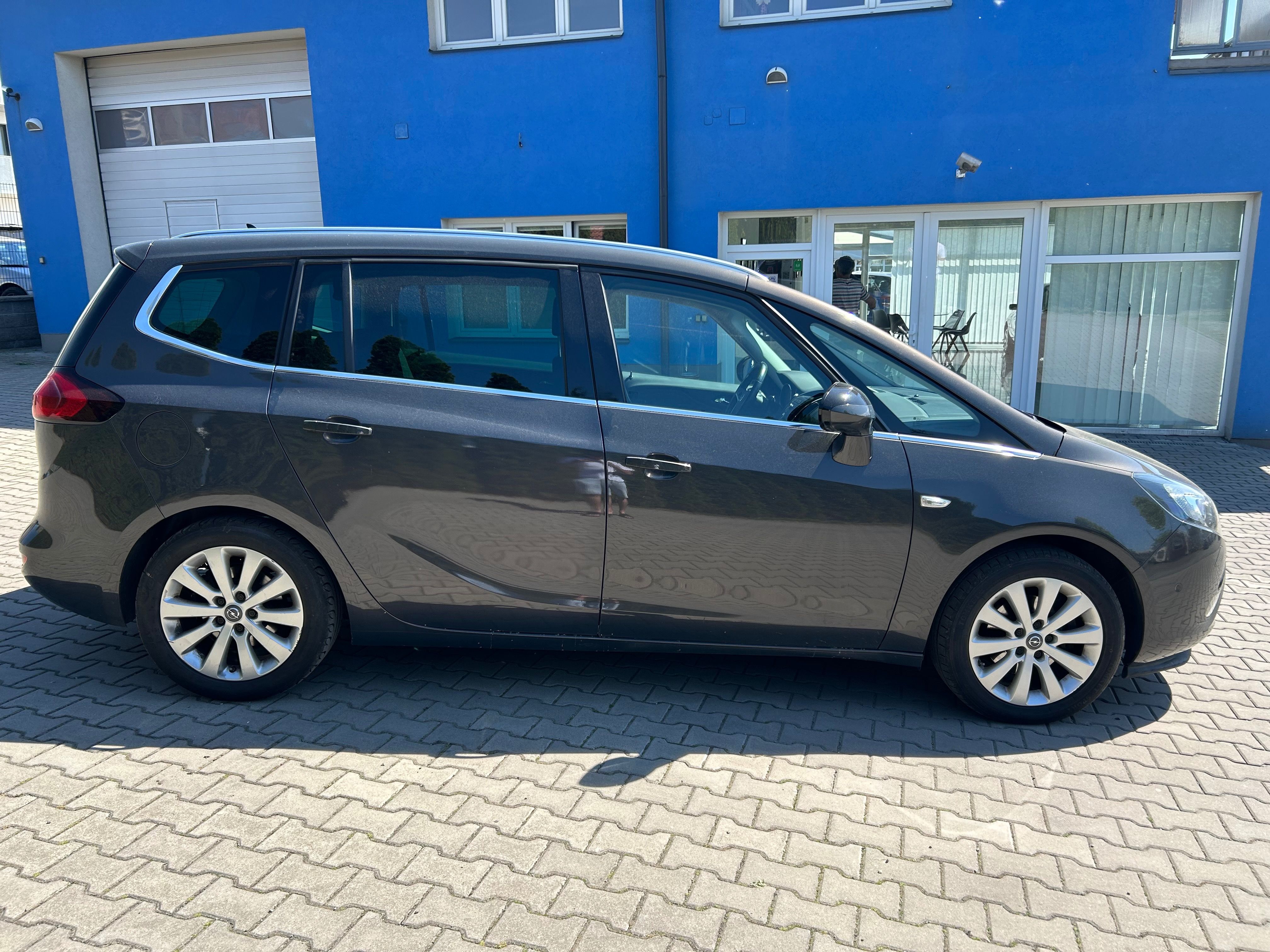 Opel Zafira, Tourer 1.6 CDTi, 7 míst - fotka 4