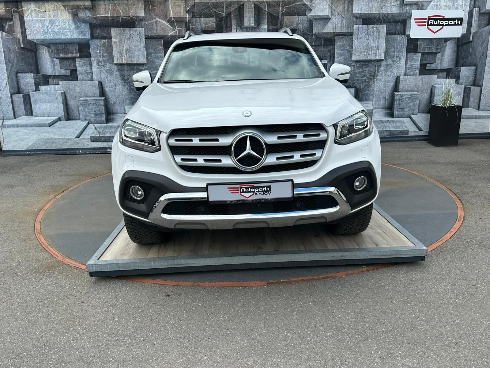 Mercedes-Benz Třídy X, X, 220D, 120KW, 360 ° - fotka 2