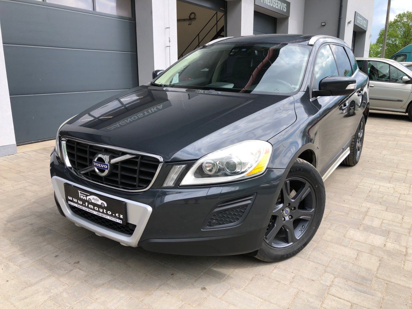 Volvo XC60, 2.4 D5 AWD - fotka 2