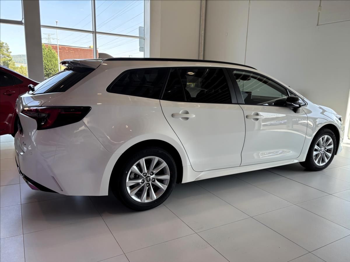 Toyota Corolla, 1,8   TS Comfort Tech HEV - fotka 6