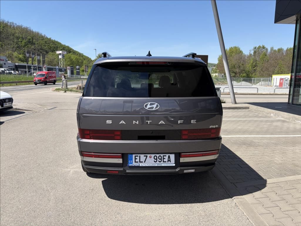 Hyundai Santa Fe, 1,6 T PHEV 4x4 7-míst  Premium - fotka 6