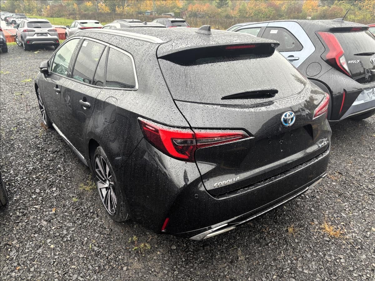 Toyota Corolla, 1,8   TS Style HEV - fotka 5