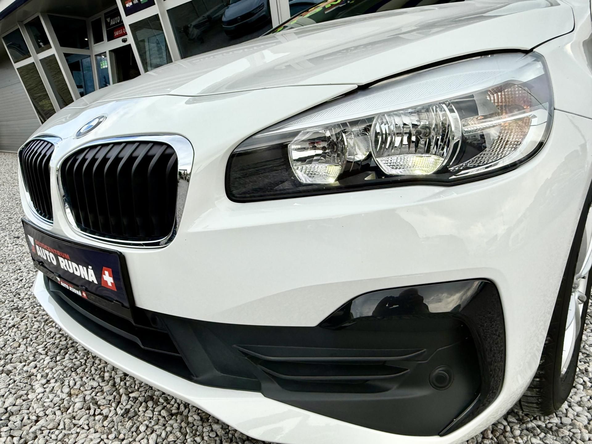 BMW Řada 2, 216d Active Tourer Automat ČR - fotka 2