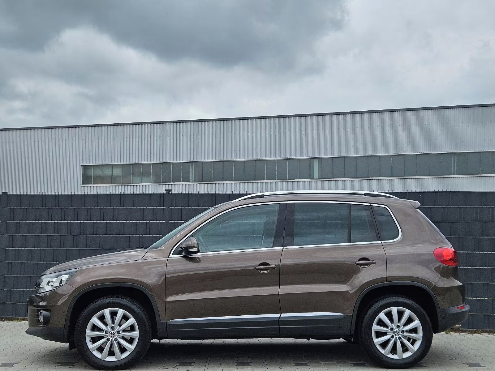 Volkswagen Tiguan, 4X4 DSG ZÁRUKA 1 ROK - fotka 3