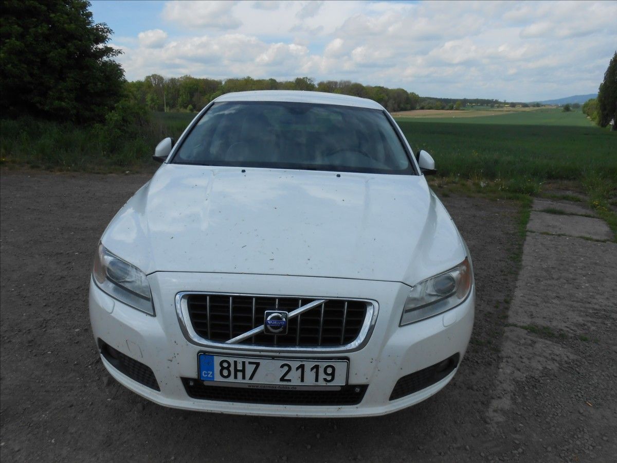 Volvo V70, 2,4 D 5 AWD 136 kW DIGIKLIMA - fotka 3