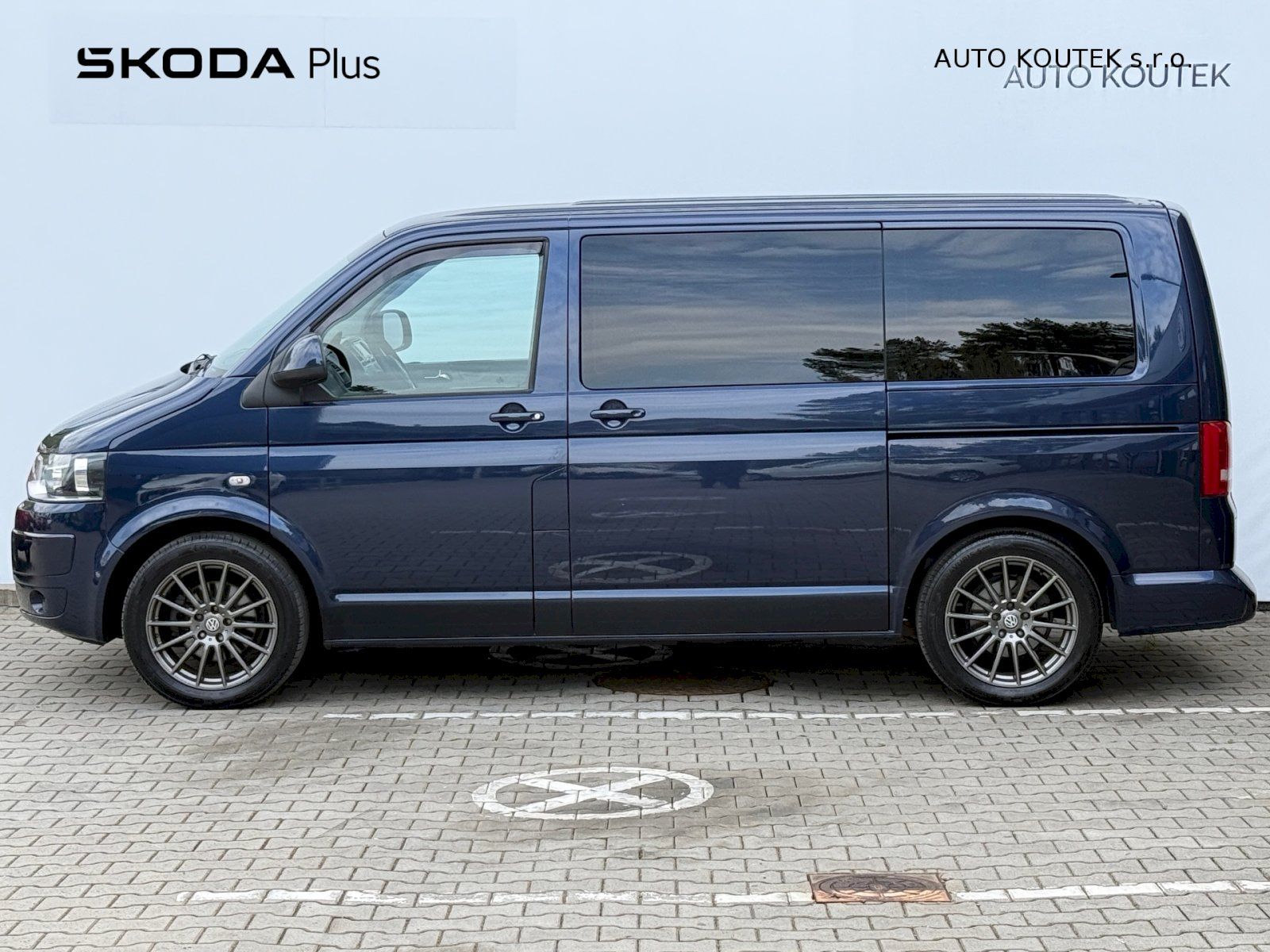Volkswagen Caravelle, 2.0TDI 103kW/140PS 9 Míst - fotka 3