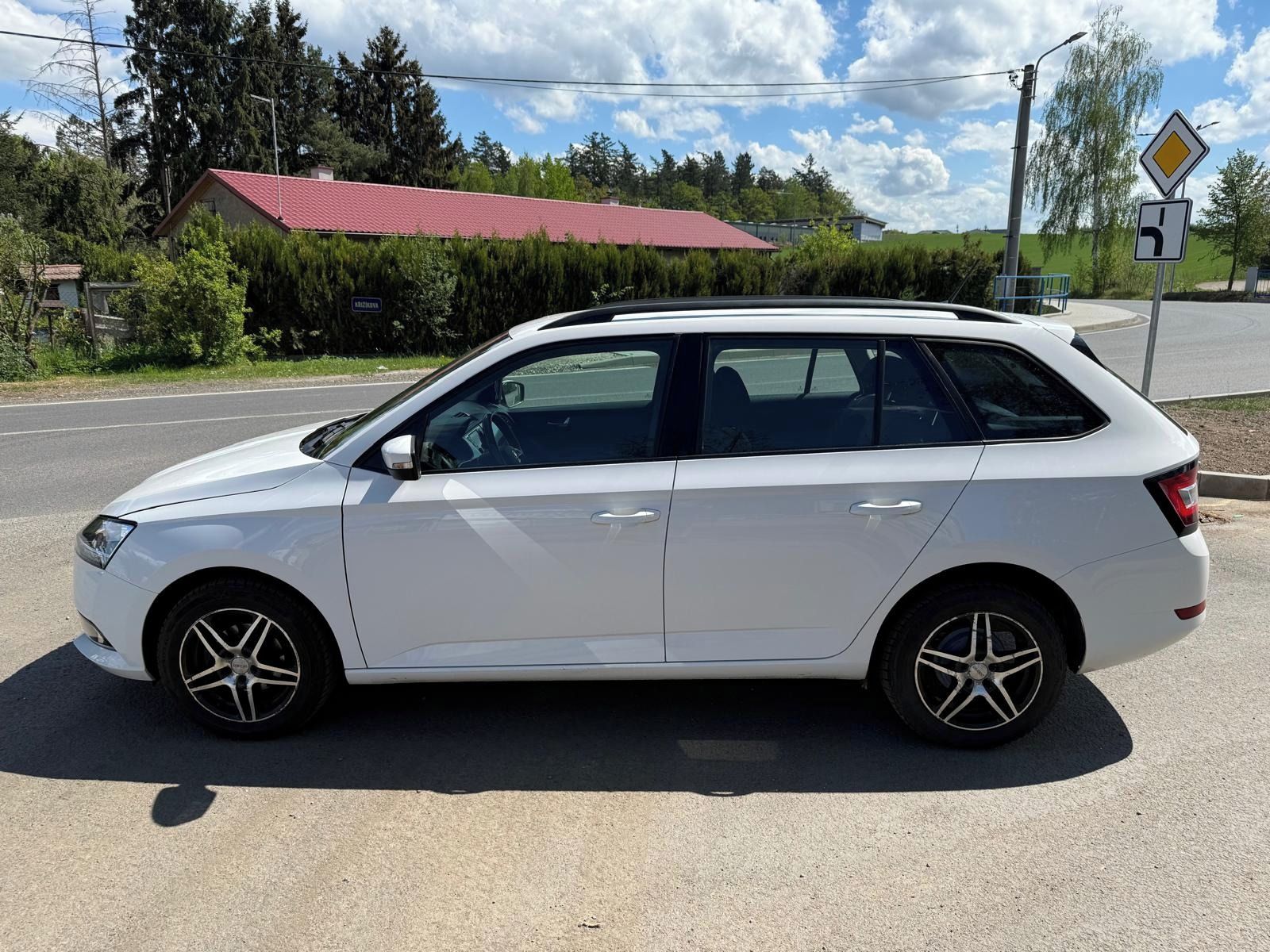 Škoda Fabia, 1.0TSi 70kW kombi klima - fotka 2